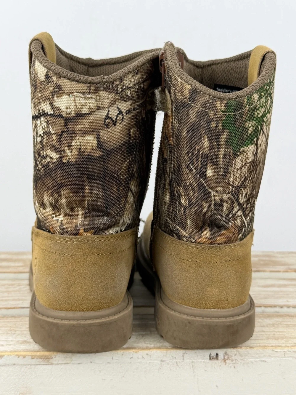 Magellan Outdoors Kids' Boone Realtree Edge boots tan faux-suede camo Sz 10D
